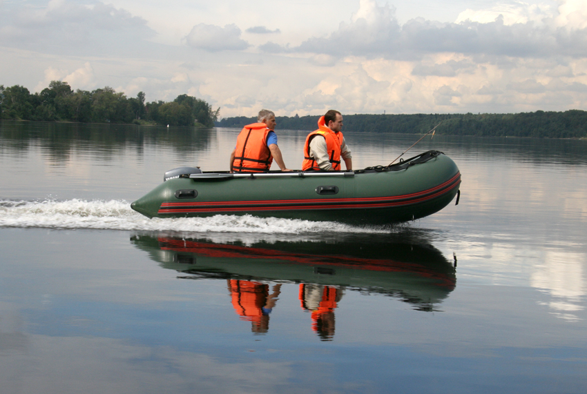 Лодка Комбат CMB-430Pro