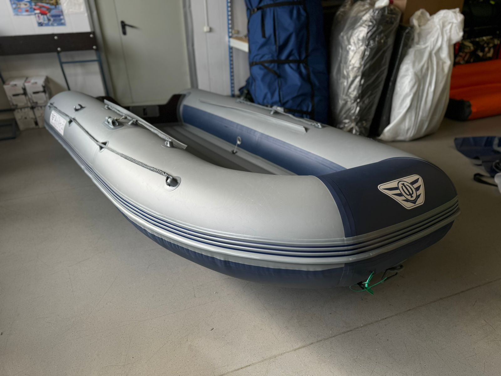 Лодка Флагман 350